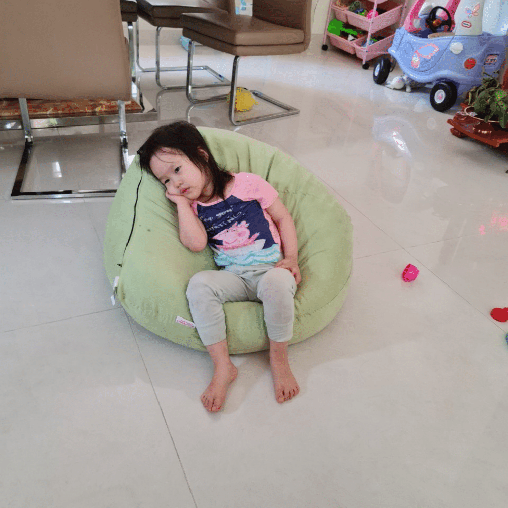 Ghế lười hạt xốp thư giãn The Beanbag House hình giọt nước (teadrop beanbag) dành cho bé, làm quà tặng