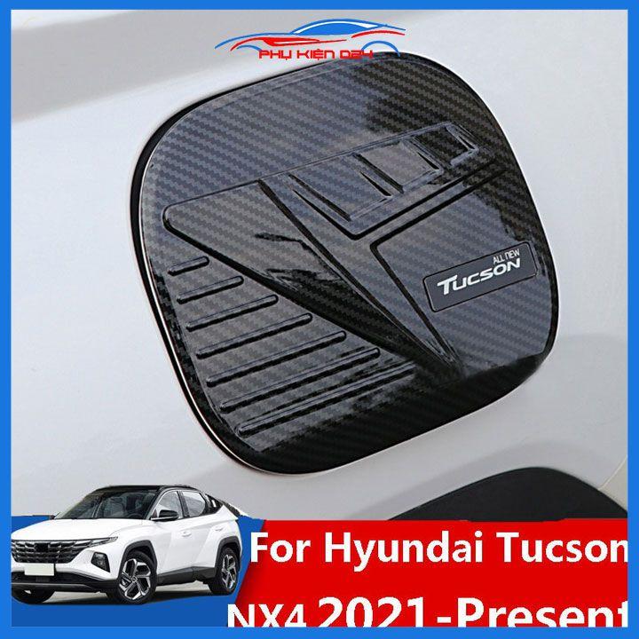 Ốp nắp xăng Tucson 2022-2023 vân cacbon, mạ crom bảo vệ chống trầy trang trí ô tô