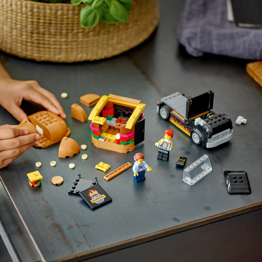 Đồ Chơi Lắp Ráp Xe Tải Burger Lưu Động LEGO CITY 60404 (194 chi tiết)