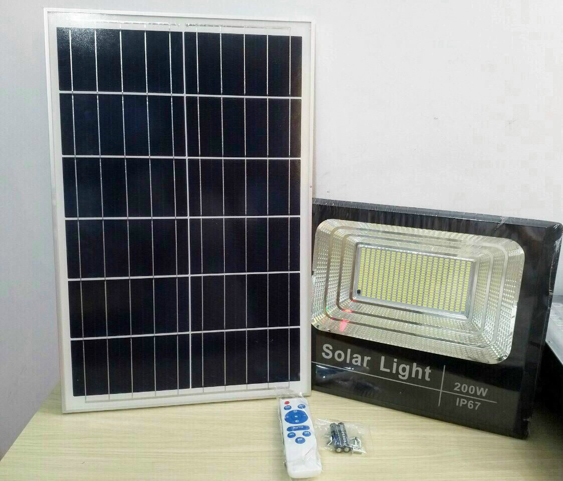 Đèn Pha Led Năng Lượng Mặt Trời 300w