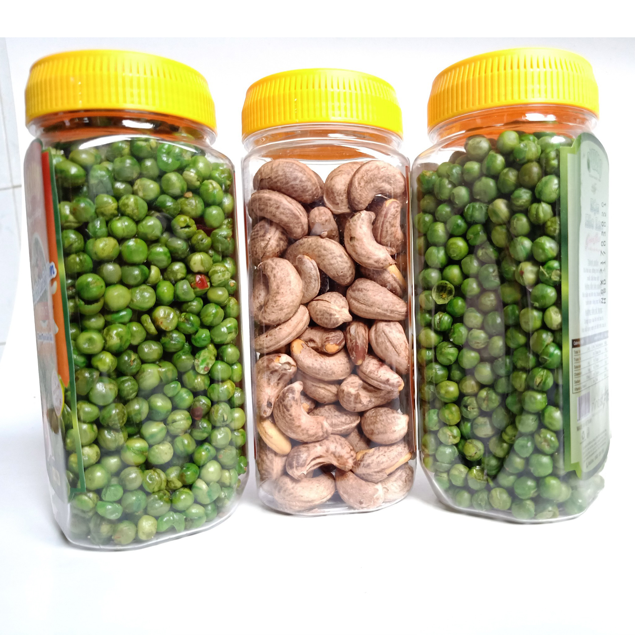 Combo 3 Hộp Hạt Điều Rang Muối Vỏ Lụa 250g + Đậu Hòa Lan Sấy Giòn Vị Tỏi Ớt 275g + Đậu Hòa Lan Sấy Giòn Vị Muối O'Casso 275g