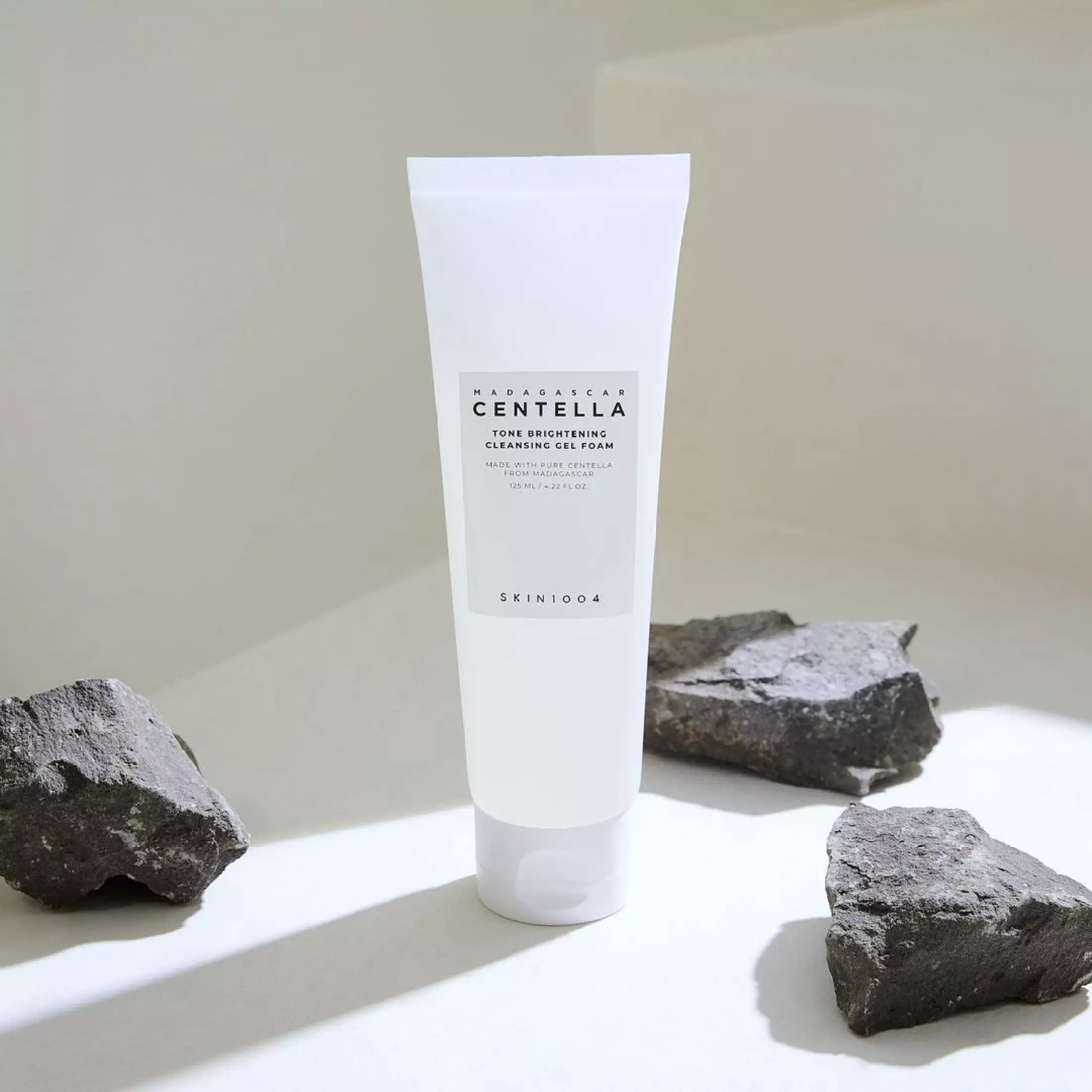 Gel Rửa Mặt Madagascar Centella Tone Brightening Cleansing Gel Foam 125ml - JESS SHOP COSMETICS