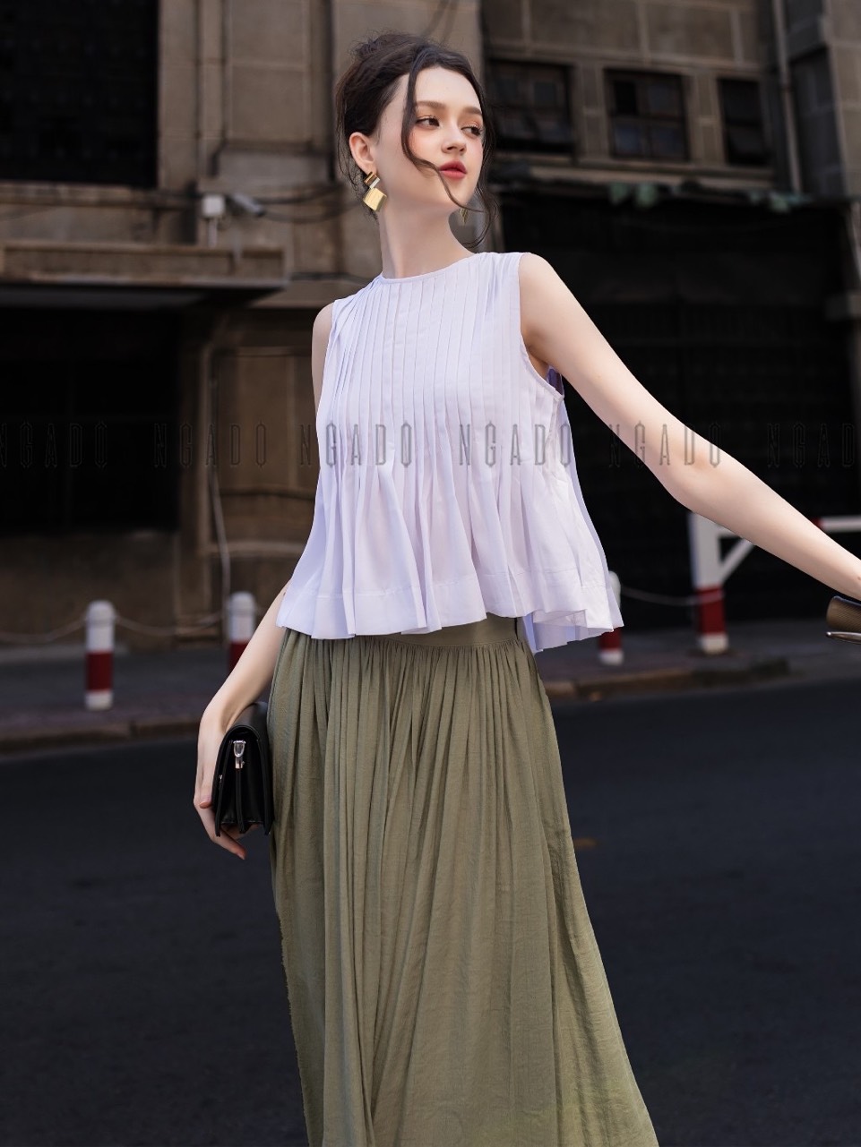 Áo xếp ly trắng NGADO