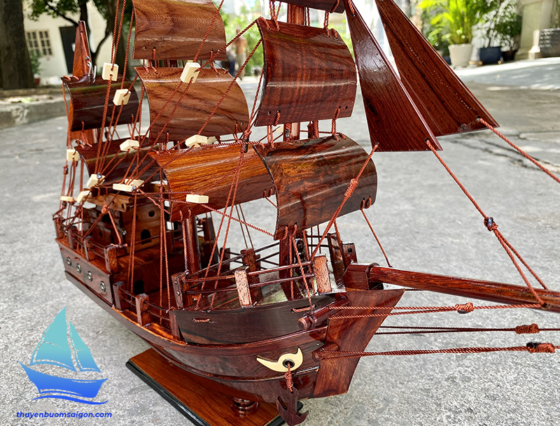 Thuyền buồm gỗ Cẩm Lai dài 55cm, trang trí bàn làm việc, quà tặng phong thủy