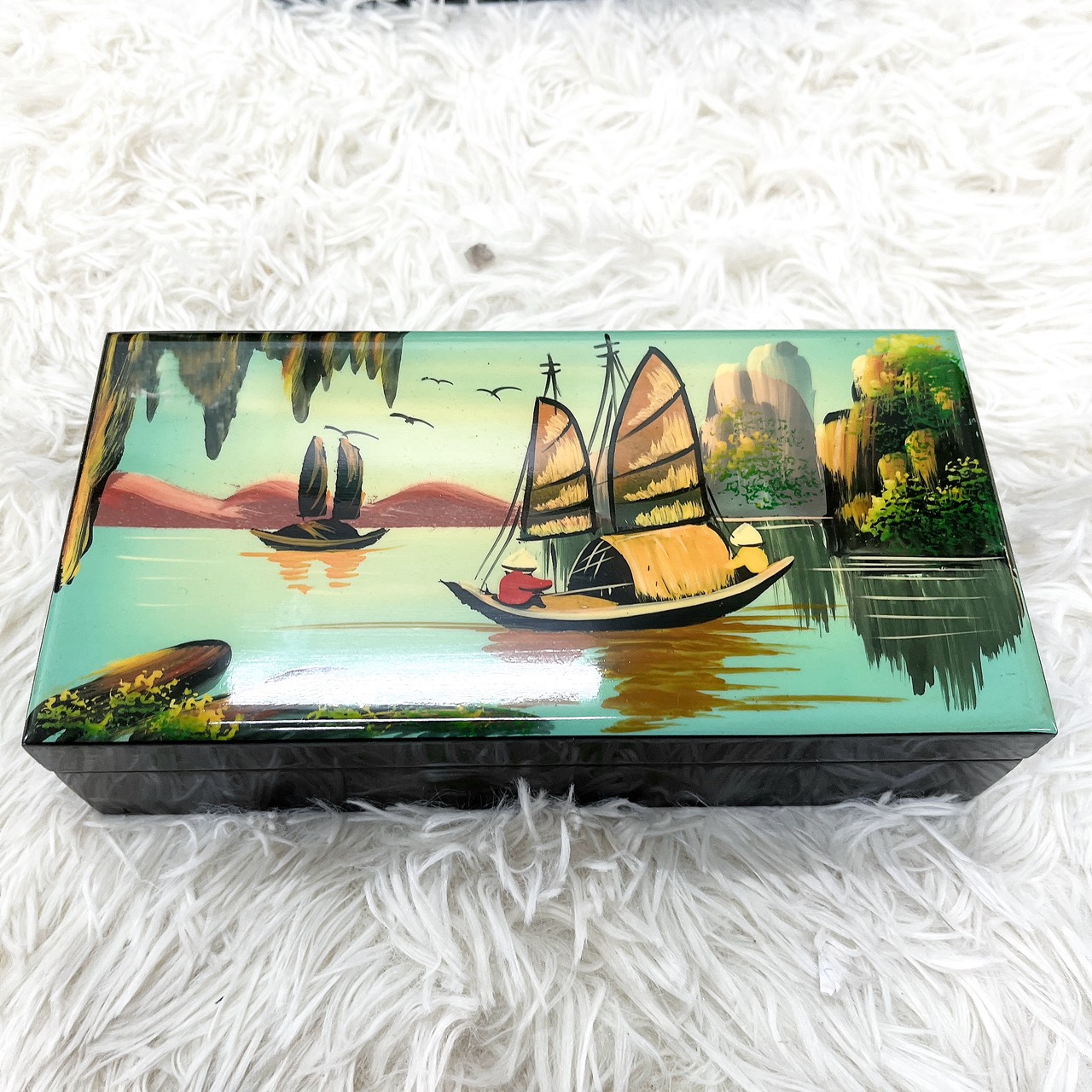 Hộp trang sức sơn mài vẽ màu lót nhung bên trong sang trọng size 10x20 cm