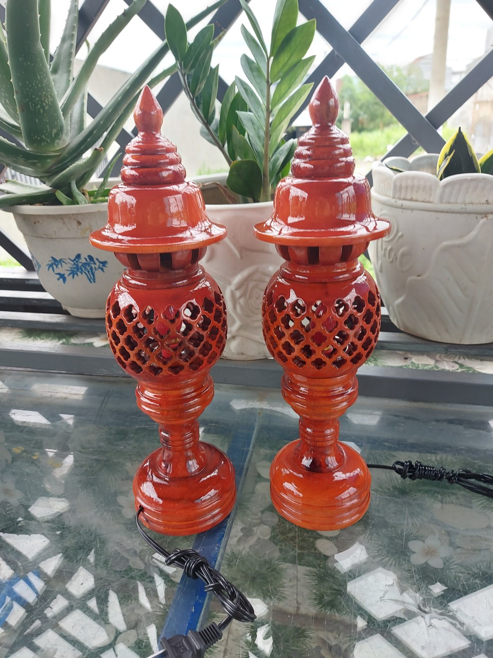 Cặp đèn thờ gỗ cao cấp cao 48 cm