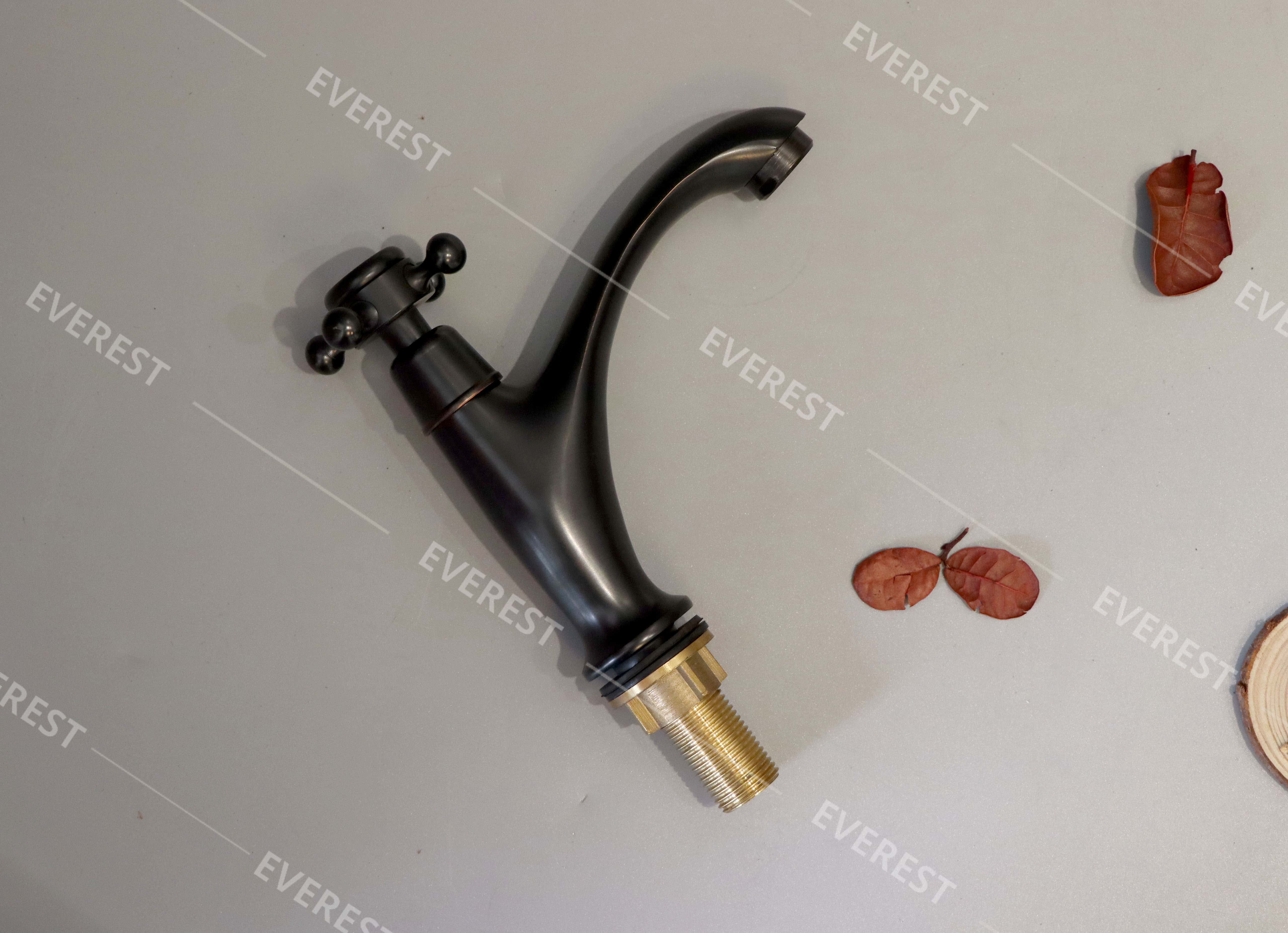 Vòi rửa lavabo lạnh đồng đen EVEREST EV-VĐ26