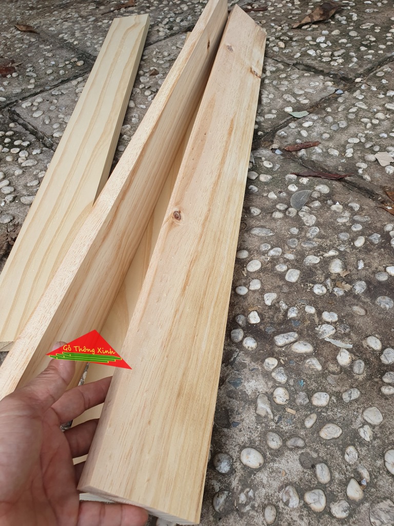 Thanh gỗ thông mới rộng 10cm,dài 1m2,dày 2cm được bào láng 4 mặt thích hợp làm kệ,decorde,ốp tường,chế DIY