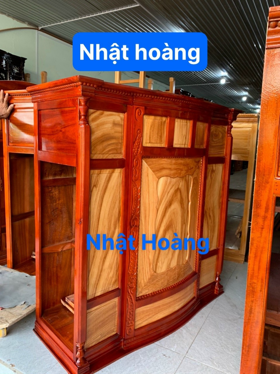 Tủ thờ tràm mặt gõ đỏ 1m07-1m27