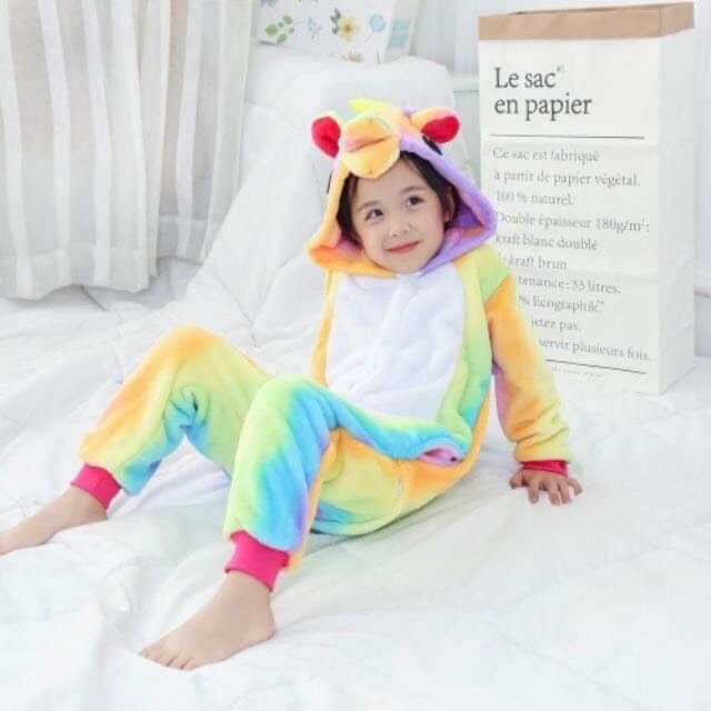 (Có sẵn, kèm dép) Combo Bộ đồ ngủ kỳ lân unicorn cầu vồng kèm dép cho bé và người lớn