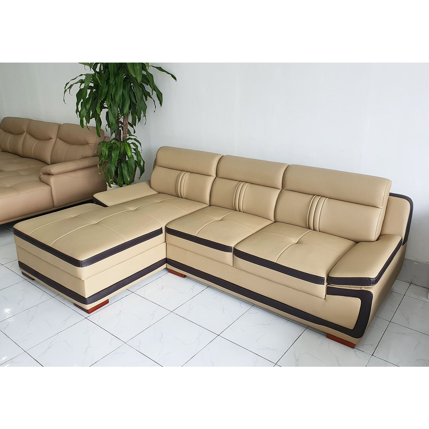 Ghế Sofa Góc L Phối Viền Trẻ Trung_Màu Kem Viền Nâu_Size 2500 x 1600