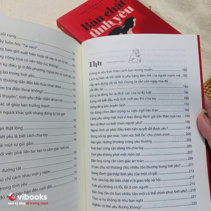 Sách Bản Chất Tình Yêu: Tình Yêu Là Bản Năng, Hạnh Phúc Cần Bản Lĩnh
