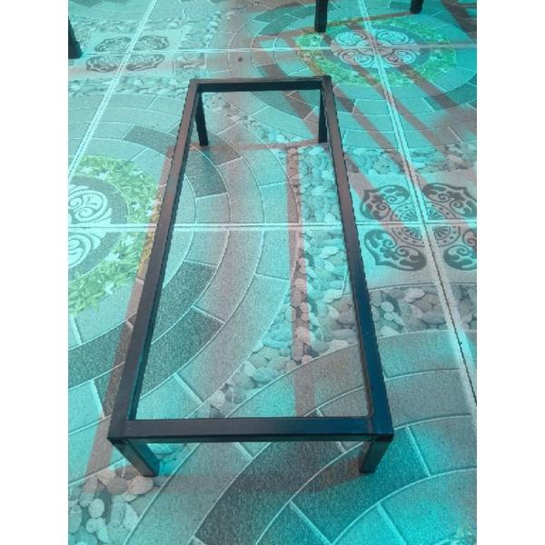 Kệ sắt kê chậu cây.Rộng 20cm. Dài 50cm. Cao 10cm.hộp thép 14*14mm