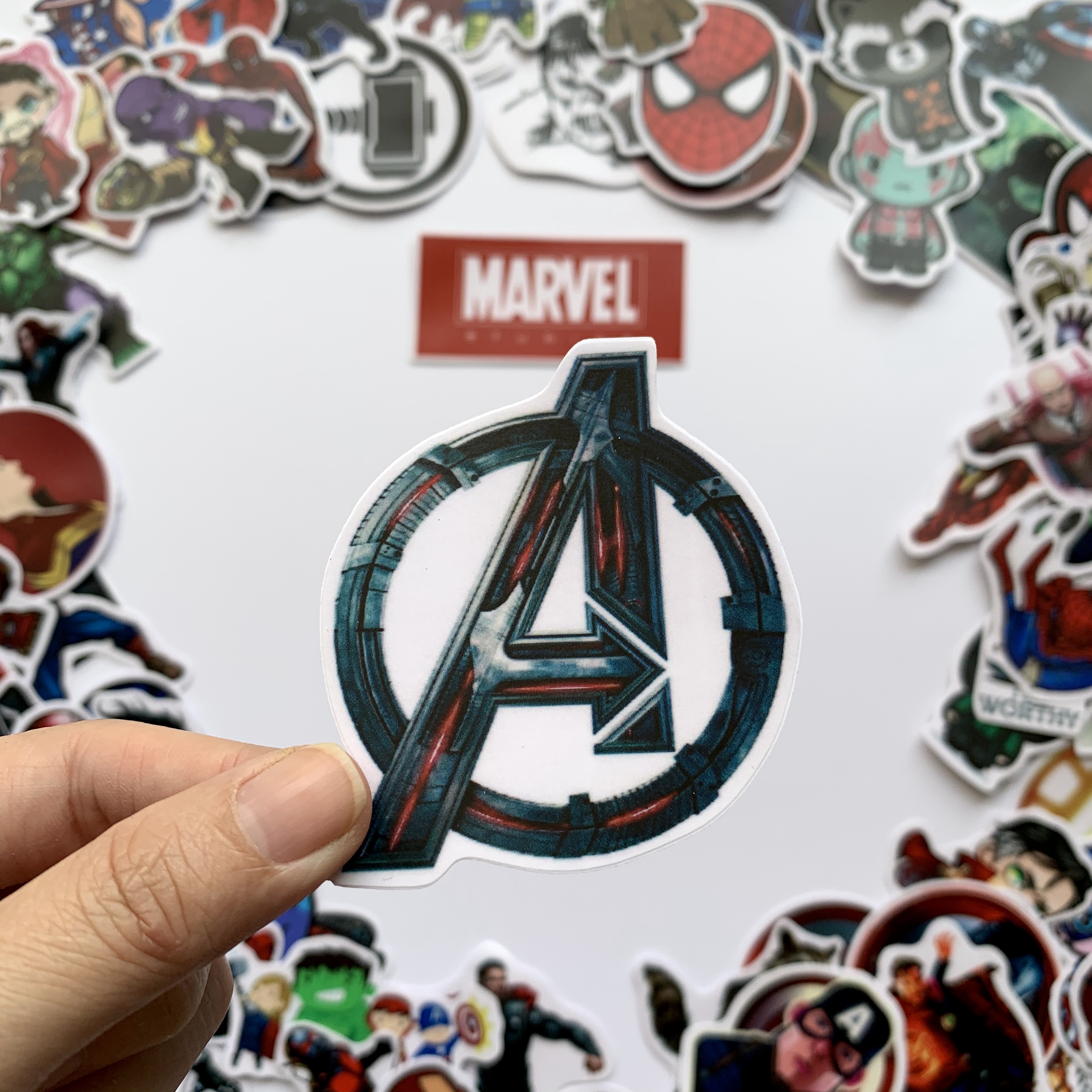 Sticker Marvel Siêu Anh Hùng - Chất Liệu PVC Chất Lượng Cao Chống Nước - Kích Thước 4-8cm