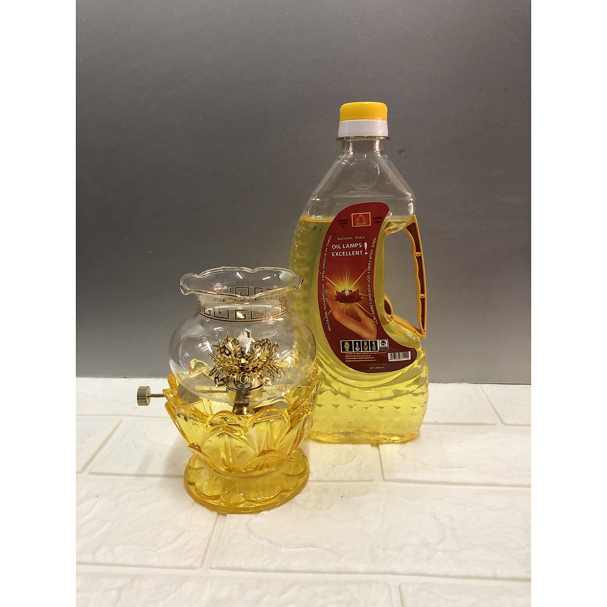 Đèn thờ đốt dầu thủy tinh Cao 13,5 cm , đk 10 cm KH7887