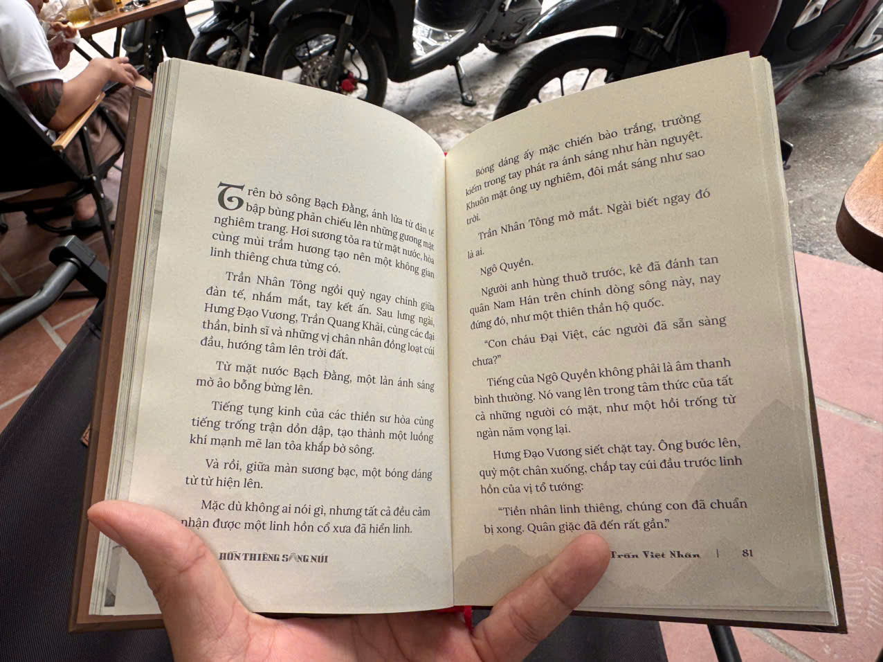 (Bìa cứng) HỒN THIÊNG SÔNG NÚI – Trần Việt Nhân – Mochibooks – NXB Thế Giới