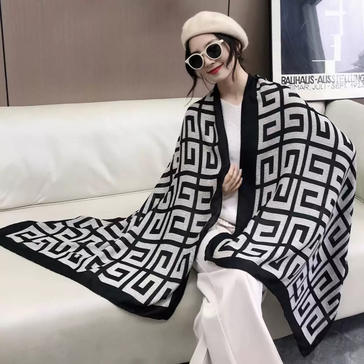 KHĂN CHOÀNG LỤA DÁNG DÀI CỰC SANG PHONG CÁCH TÂY ÂU SANG XỊN MỊN MÃ 10