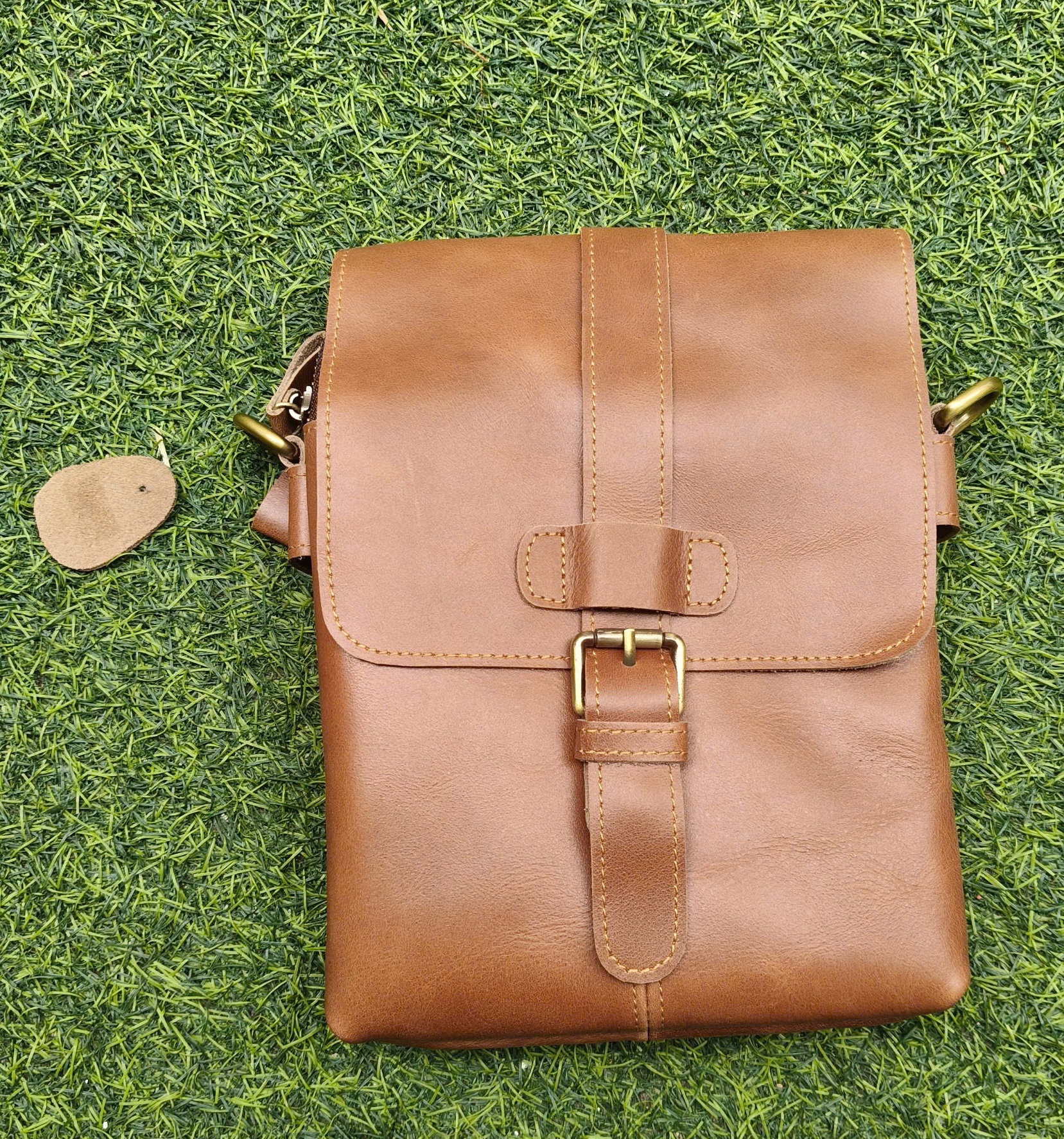 Túi Đeo Chéo Nam Da Bò Thật 100% BHM1068 Nhỏ Gọn Cao Cấp Nhiều Ngăn Tiện Lợi Thời Trang Nam