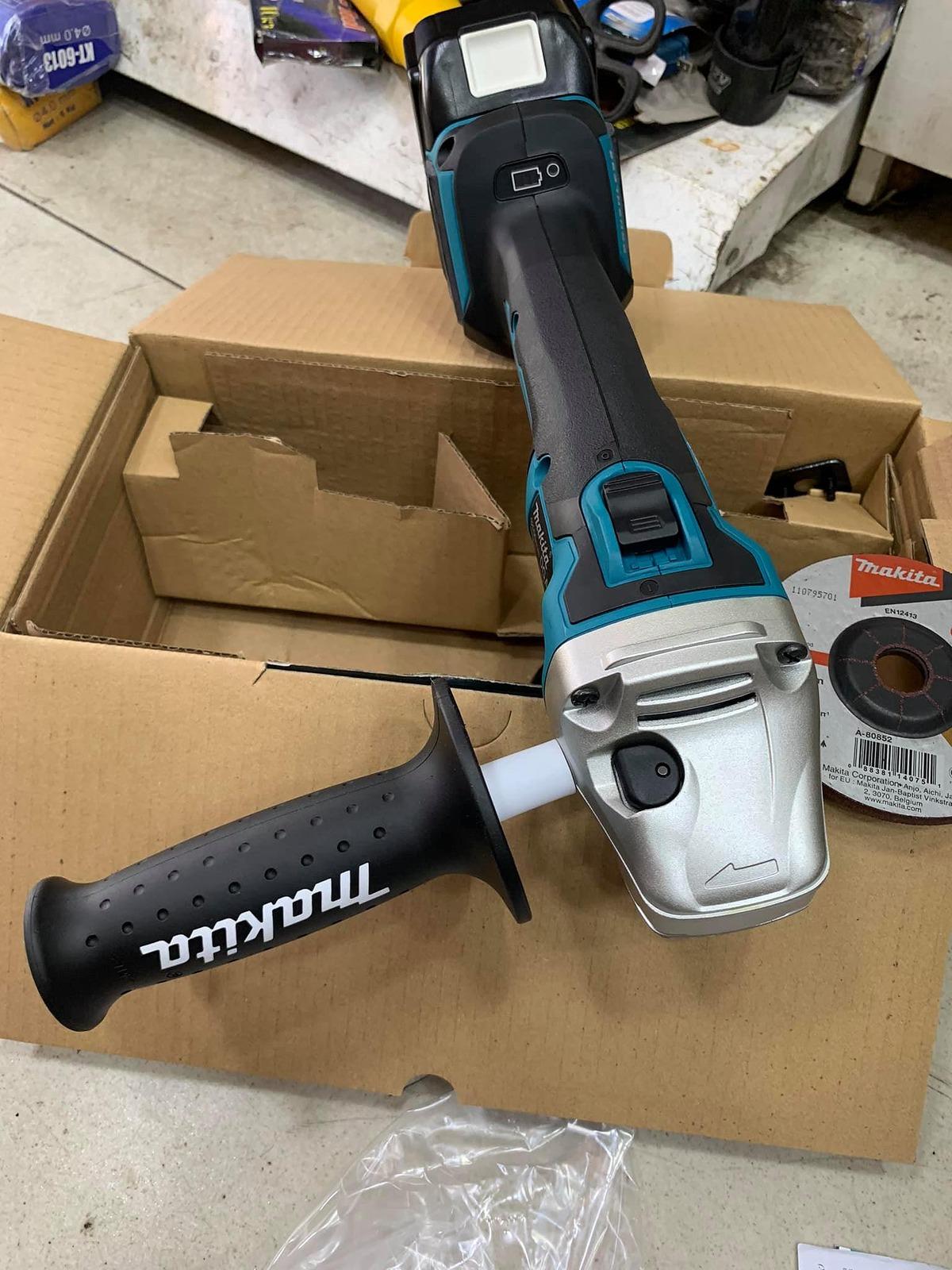MÁY MÀI GÓC 100MM DÙNG PIN 18V MAKITA DGA406Z - HÀNG CHÍNH HÃNG