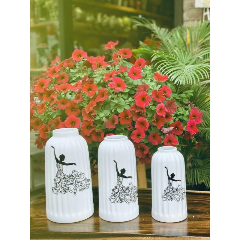 Bình Hoa men sứ sướng nghệ thuật mang phomg trang trí.