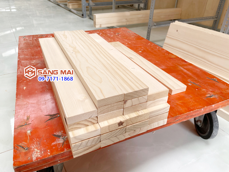 Thanh gỗ thông 2cm x 6cm x dài 50cm + láng mịn 4 mặt