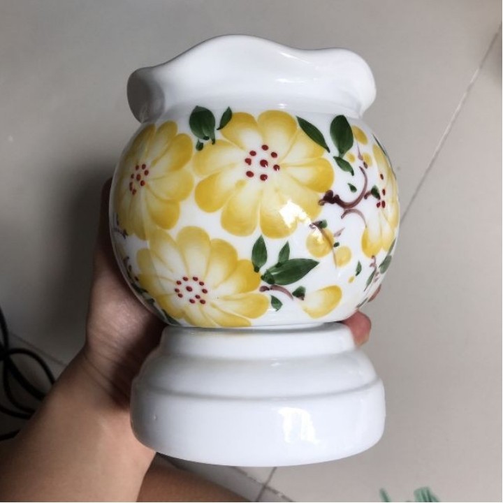 Đèn Xông Tinh Dầu Bát Tràng Gốm Sứ Thấu Quang Cỡ Lớn Size 14x14cm Với Thiết Kế Hoa Văn Đẹp Mắt + TẶNG KÈM 1 Lọ Tinh Dầu Nguyên Chất + 1 Bóng Đèn Dự Phòng