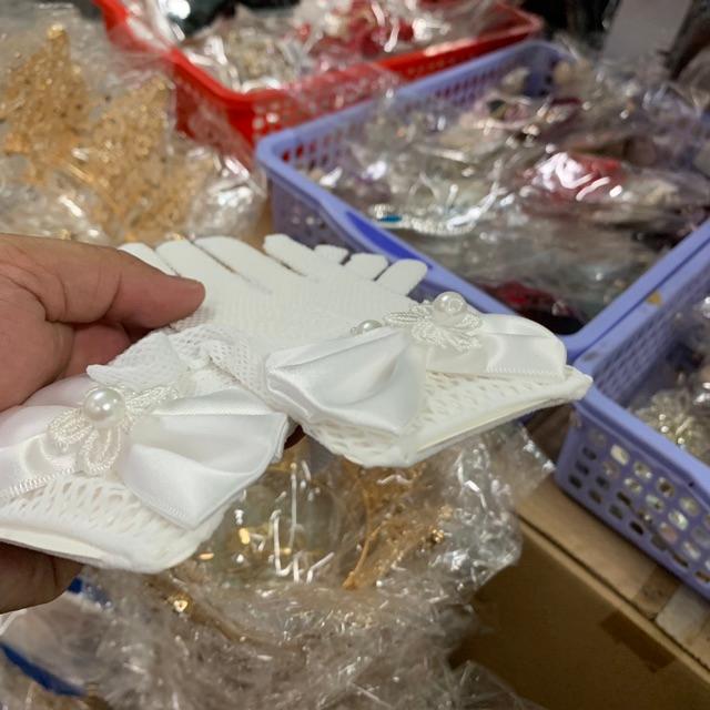 Găng tay cô dâu phụ kiện cưới Giang găng lưới kín ngón đính nơ lớn hạt trai