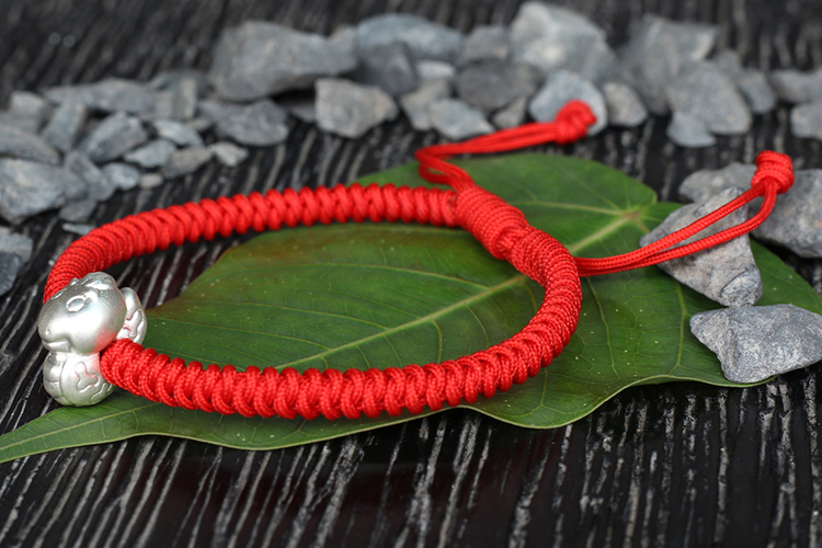 Vòng Tay Kết Dây Tuổi Tỵ Ngọc Quý Gemstones