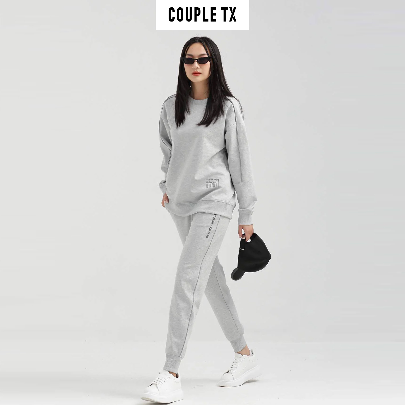 COUPLE TX - Quần Dài Nữ Jogger Phối Sọc Phản Quang WPA 2004