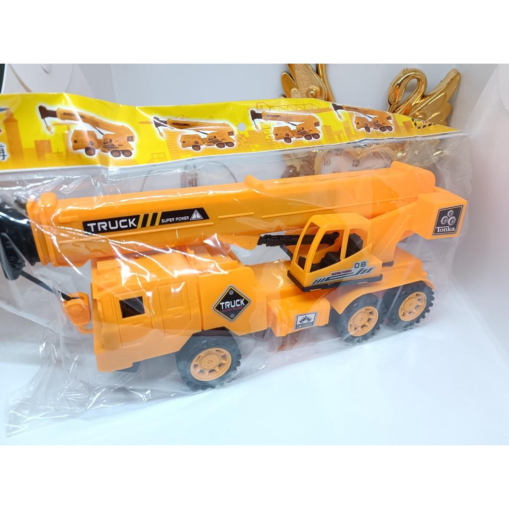 Đồ chơi xe cẩu móc chạy đà quán tính ảnh thực tế