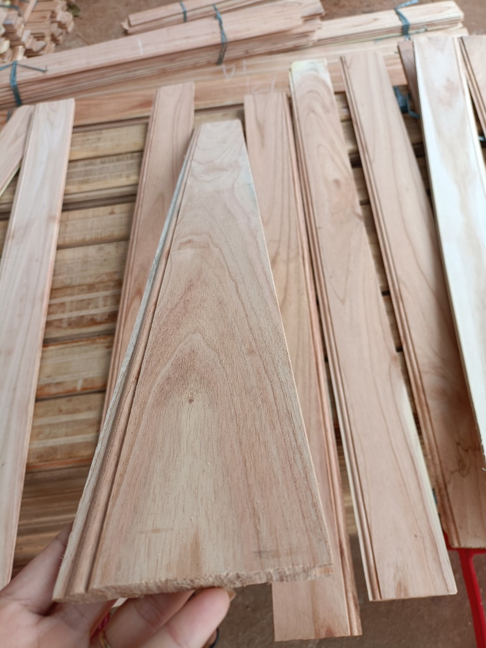 gỗ ốp trần nhà
