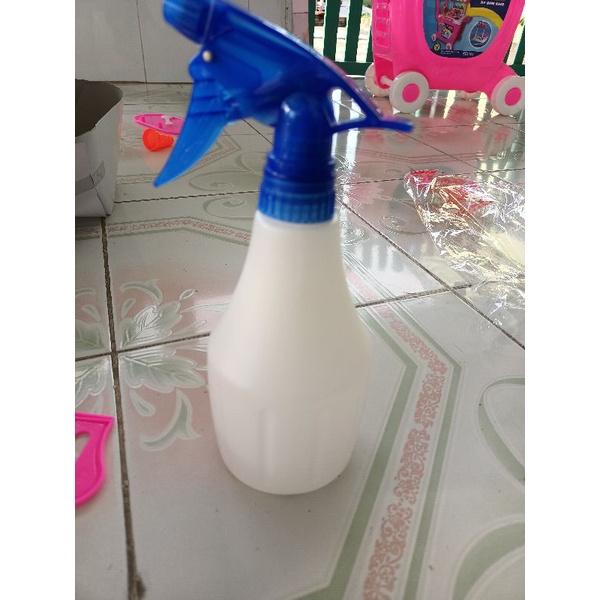 Bình xịt nước phun cây