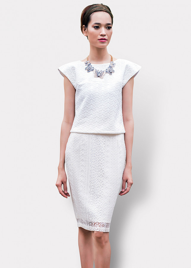 Áo crop top tay nhọn