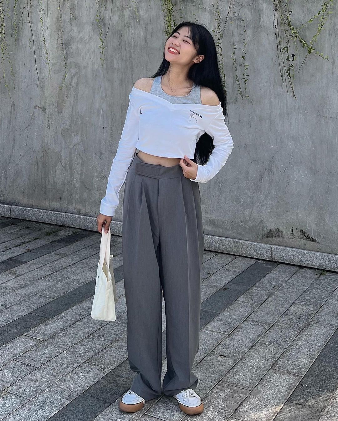 Áo Croptop Nữ SHI Tay Dài Có Dây Rút Vải Thun Da Cá Tici Phong Cách Ulzzang