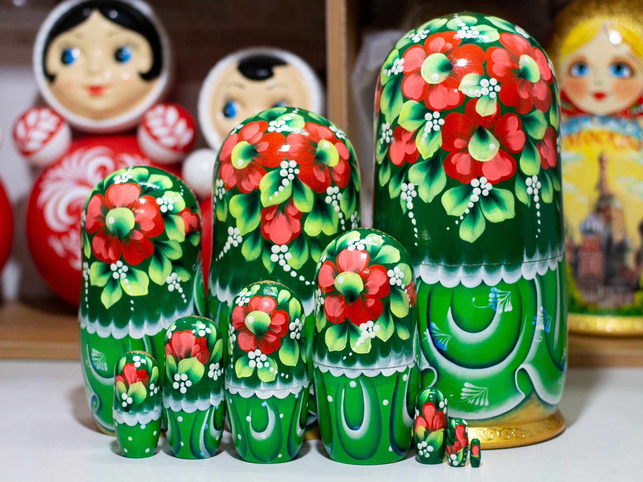 BỘ BÚP BÊ NGA MATRYOSHKA 10 LỚP SIE 26CM HOA VĂN "PHONG CẢNH MATXCOVA" NHIỀU MÀU