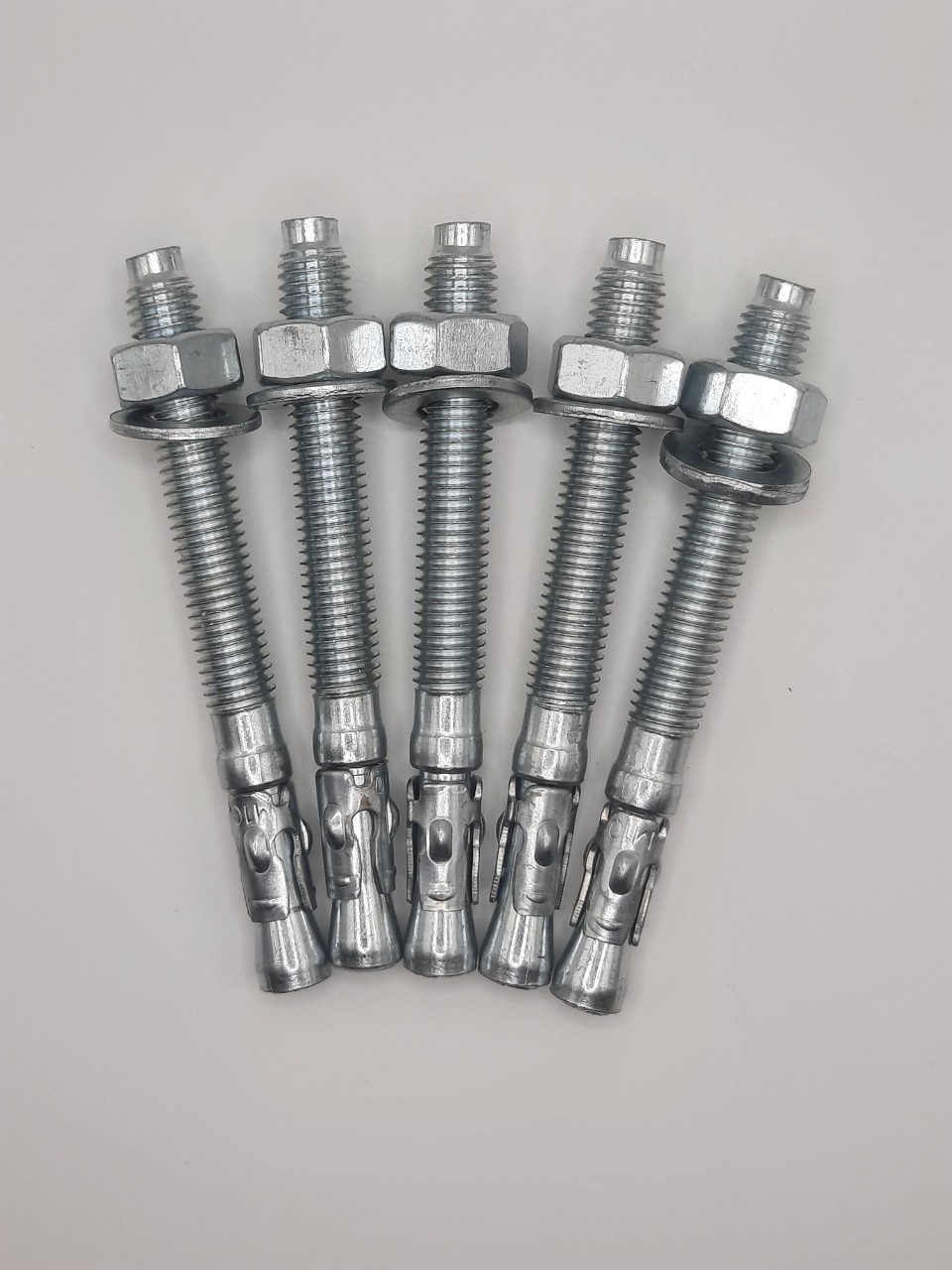 Bu lông nở 3 cánh M10x100 sắt xi kẽm