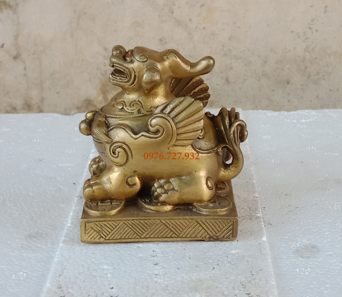 Tỳ hưu bệ bằng dồng để két sắt cao 9cm, tỳ hưu phong thủy bằng đồng