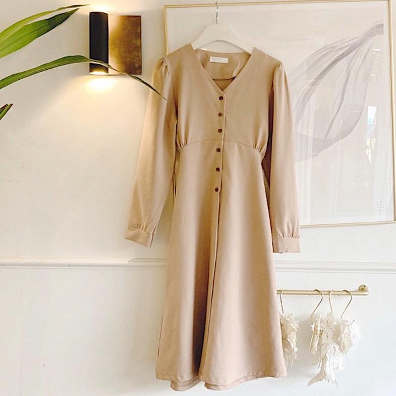 Đầm kem tay dài thắt eo