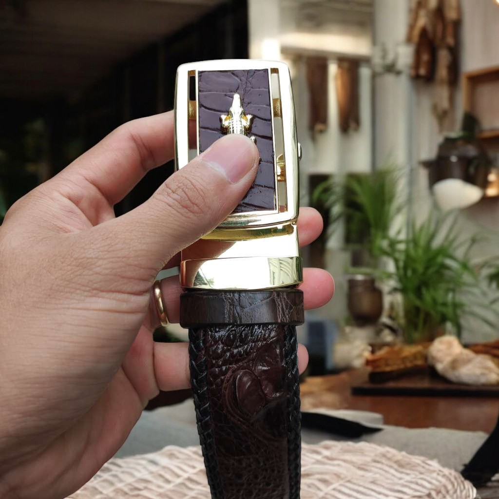 Thắt lưng da cá sấu nam đan viền thủ công rất đẹp! N53N_V (mặt vàng)