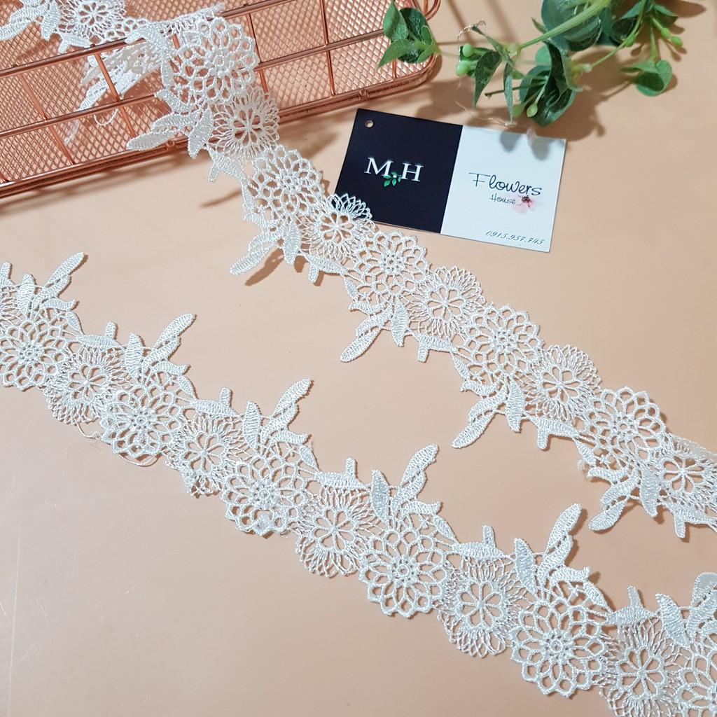 Cuộn REN chỉ trắng hình hoa lá dây, bản 3,5cm, dùng may váy áo, trang trí đồ thủ công