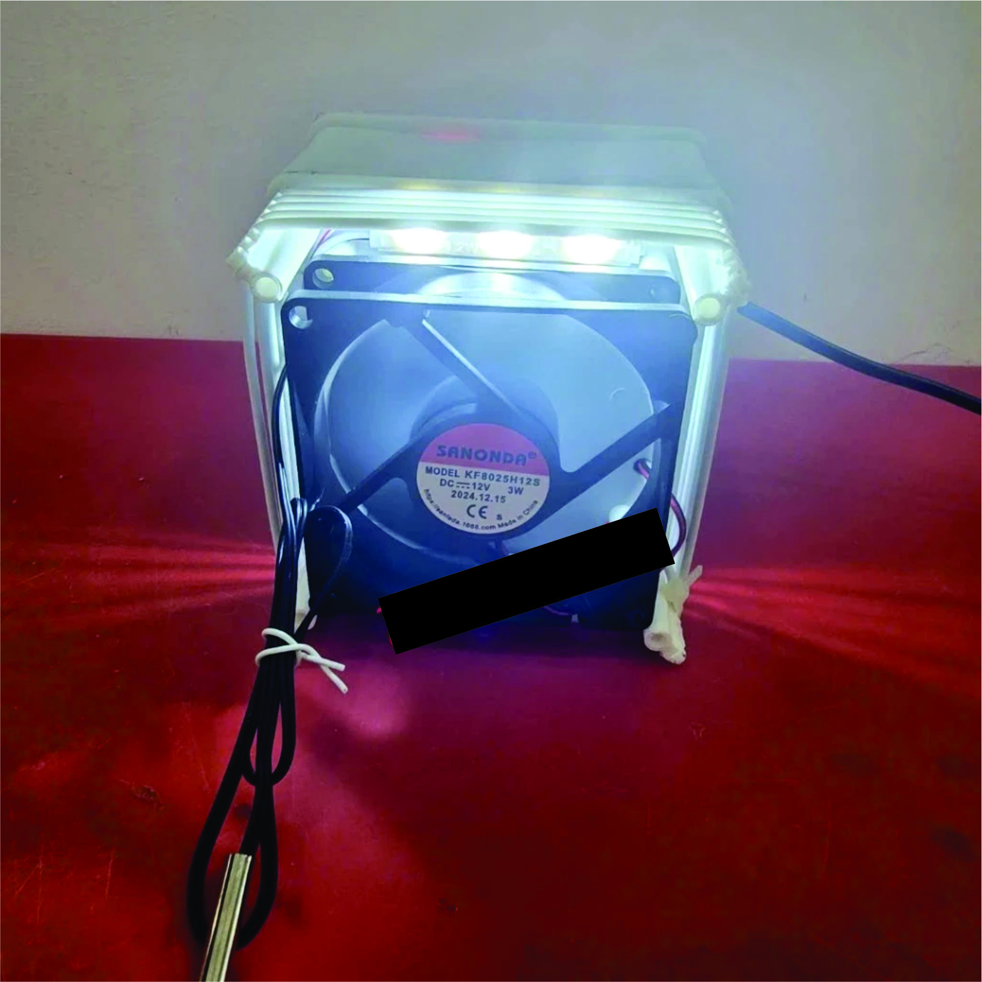 Bộ máy ấp trứng cacbon tích hợp đèn led chiếu sáng bên trong cho gà vịt ngan ngỗng hàng nhập khẩu