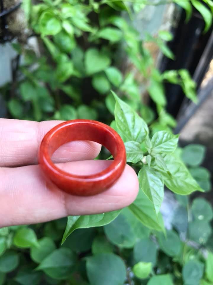 NHẪN ĐEO TAY MÀU ĐỎ 18MM CHẤT LIỆU ĐÁ CẨM THẠCH   HỢP NAM MỆNH HỎA THỔ
