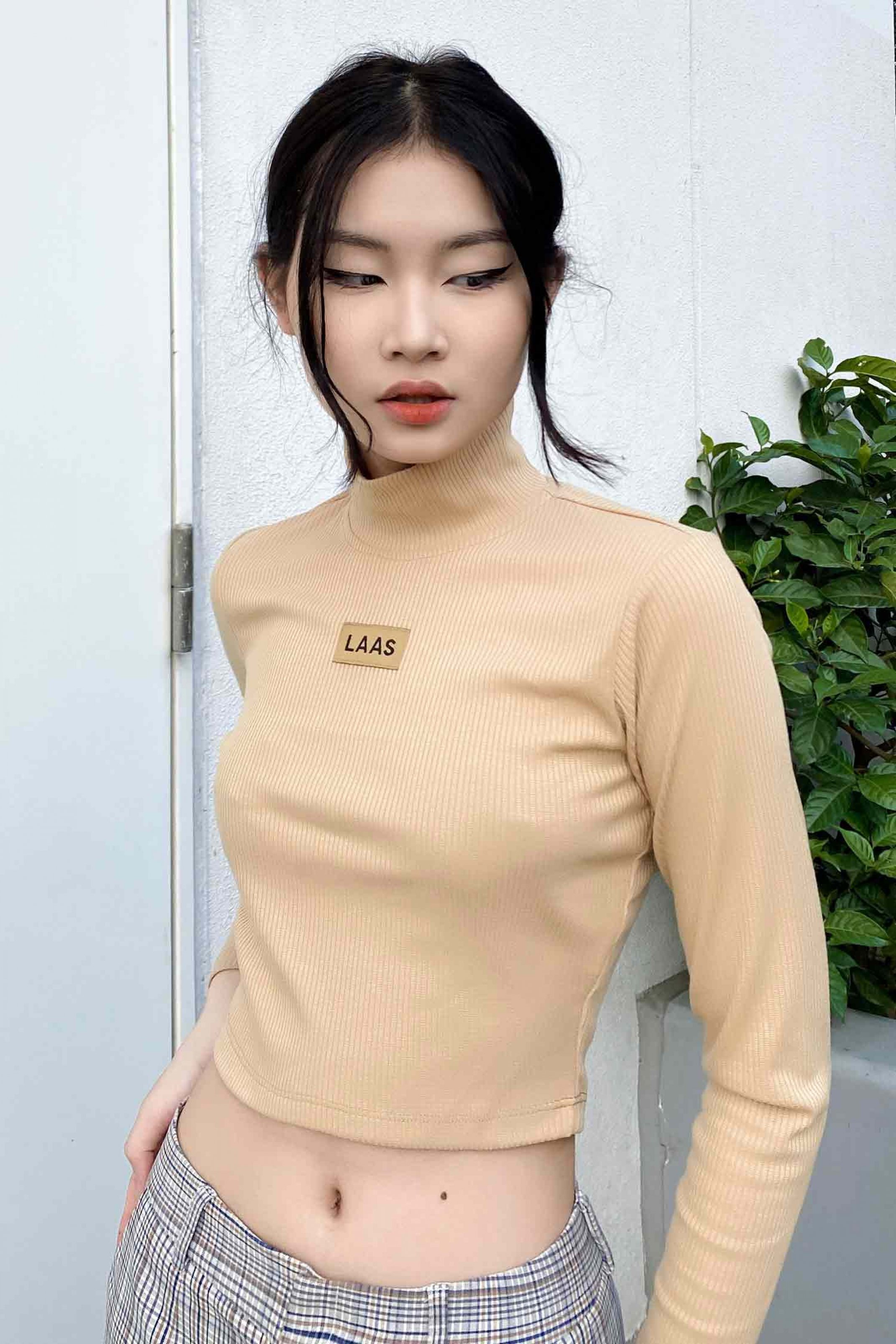 LAAS Áo cổ lọ tay dài dáng croptop ôm khoe eo thon