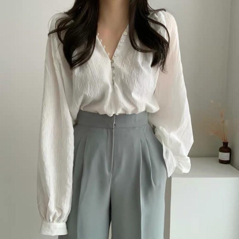 Aos sơ mi nữ dài tay phối nút,cổ V ,kiểu dáng trẻ trung năng động B-A-M STORE