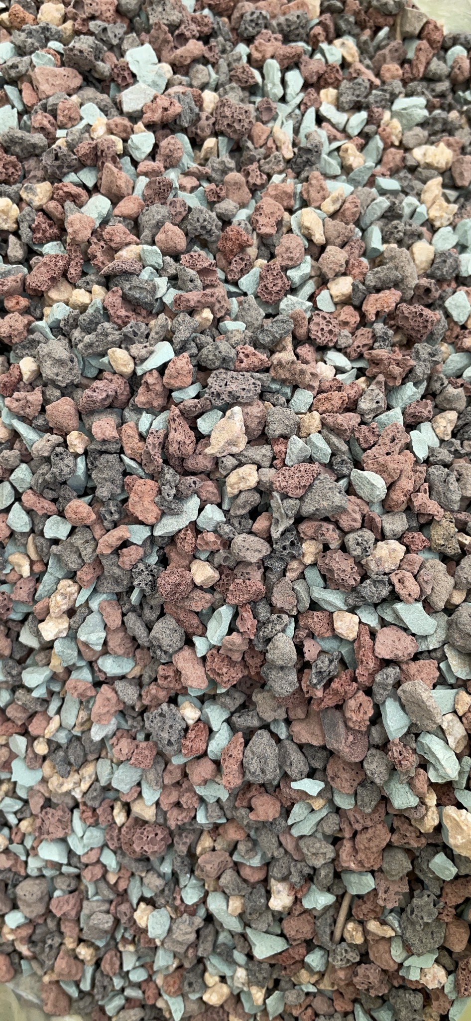 Đá cầu vồng giữ màu cho sen đá, xương rồng, cẩm nhung túi 1kg