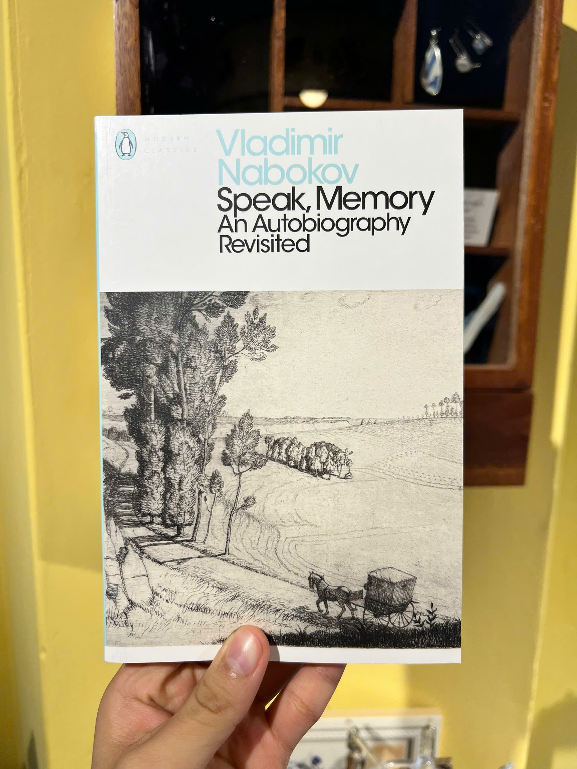 Sách - Speak, Memory by Vladimir Nabokov | Memoir / Classics / Hồi ký / Ngoại văn Nhập khẩu UK