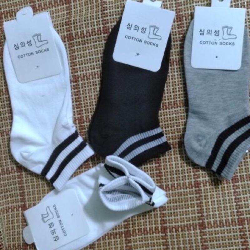 Tất nữ phong cách Hàn Quốc trẻ trung đi siêu xinh