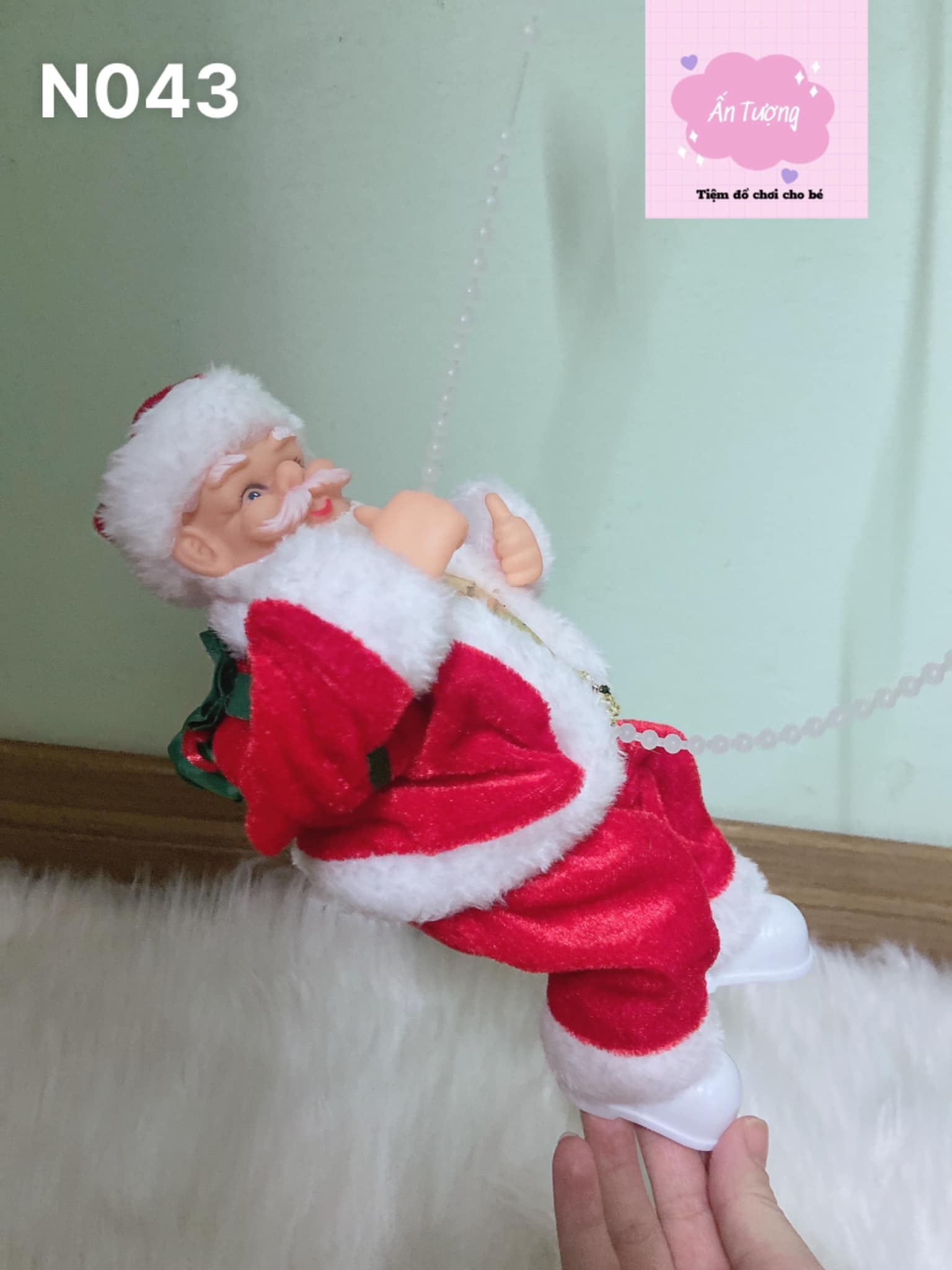 Ông già Noel leo dây có đèn có nhạc vui nhộn, quà tặng, trang trí Giáng Sinh