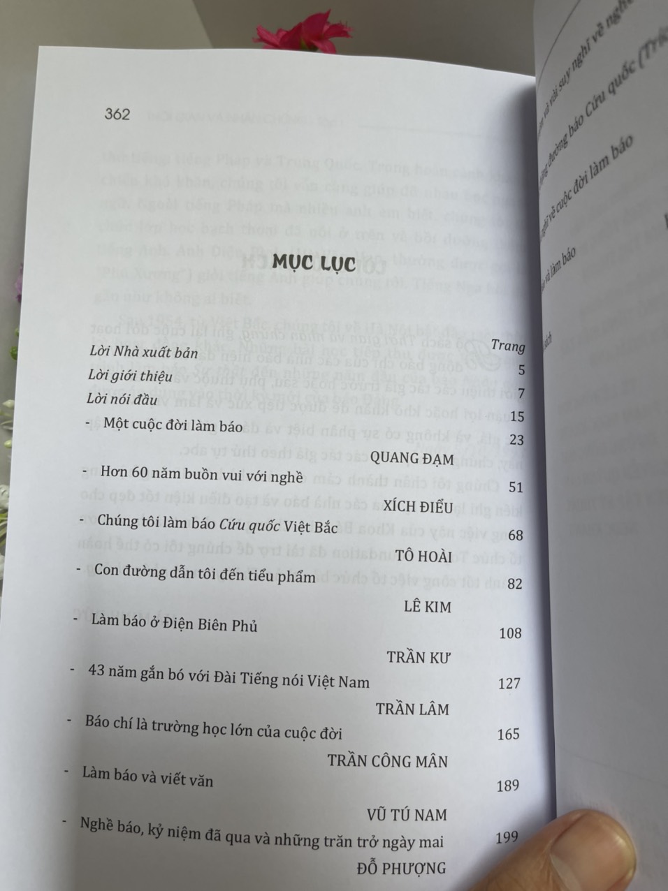 [Tái bản lần thứ 2 năm 2023] THỜI GIAN VÀ NHÂN CHỨNG (HỒI KÝ CỦA CÁC NHÀ BÁO) TẬP I - Hà Minh Đức - NXB Chính Trị Quốc Gia Sự Thật