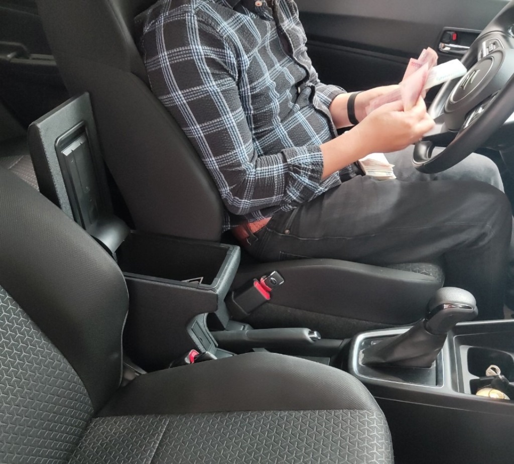 Hộp tỳ tay suzuki swift, bệ tỳ tay suzuki swift, hộp tỳ tay cao cấp Kibbet